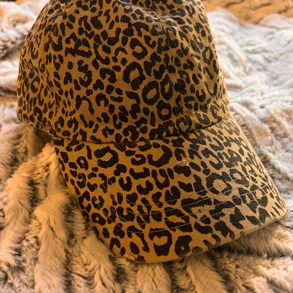 Leopard print cap - Picture 6 of 7